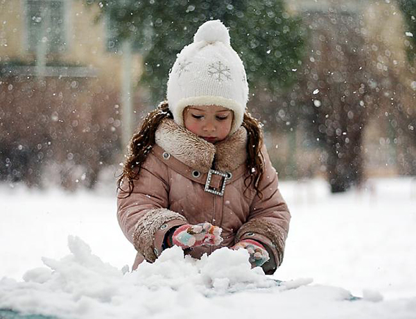 Девчонка на снегу