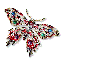 Кулон в виде бабочки с бриллиантовыми украшениями
